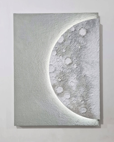 تابلو دکوراتیو ماه با لاین نوری با هر طرح و رنگ قابل اجراست